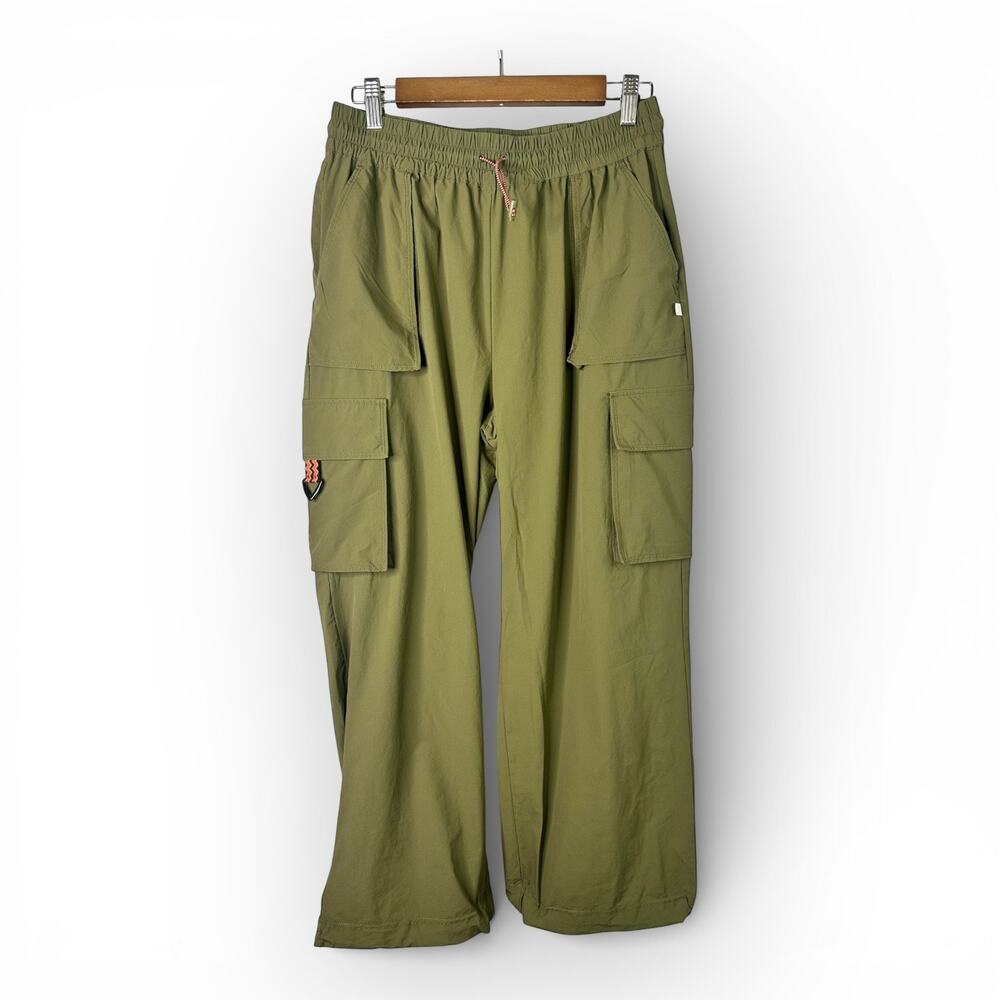 Fabletics Womens size Large Heights Cargo Pants Green Hiking